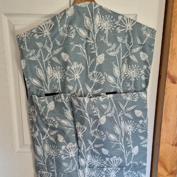 Floral Blue and White Garment Bag Mske Offer - Picture 3 of 4